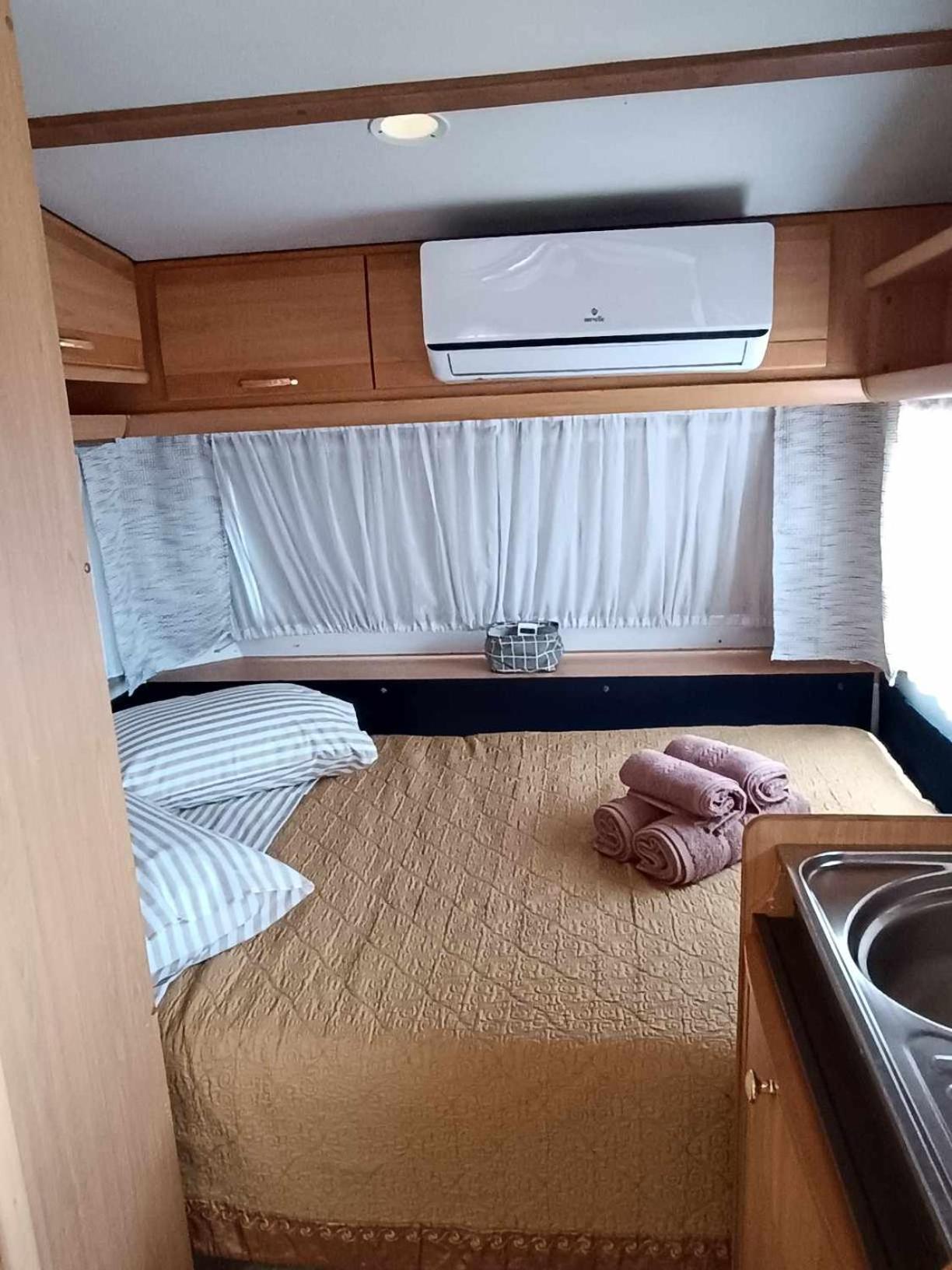 Fox Caravan Afionas Ngoại thất bức ảnh
